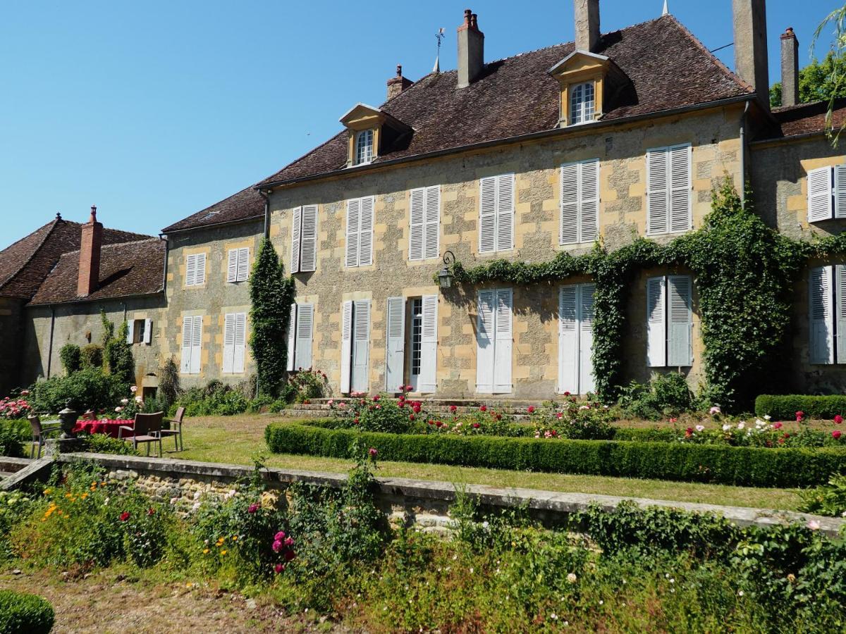 Gentilhommiere De Lurcy Le Bourg Bed & Breakfast Exterior photo